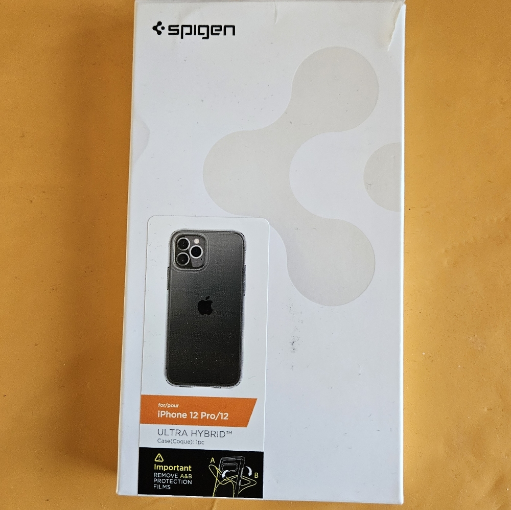 Clear Spigen Case iPhone 12
